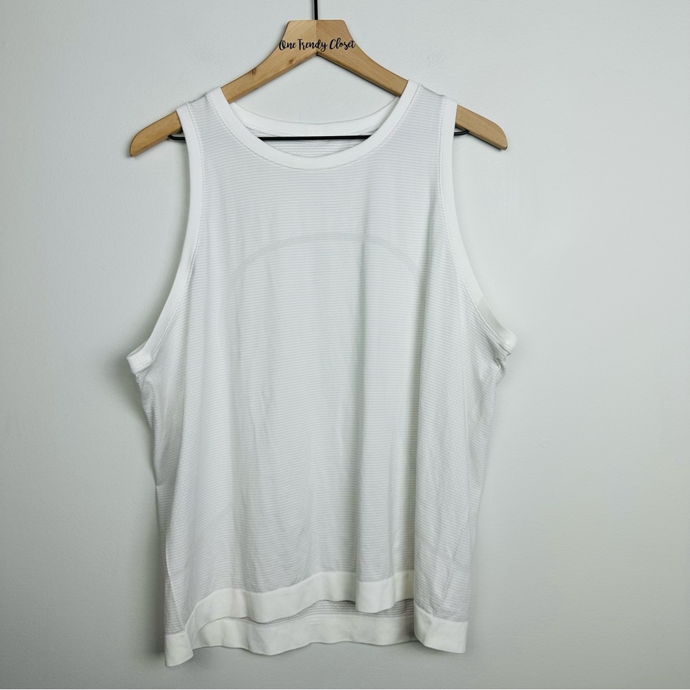 Lululemon Athletica White Swiftly Breathe Muscle Tank Size 14
